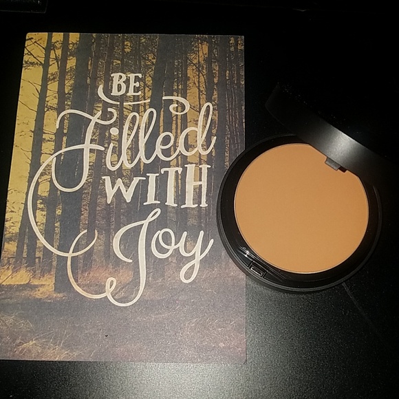 bareminerals barepro nutmeg 24